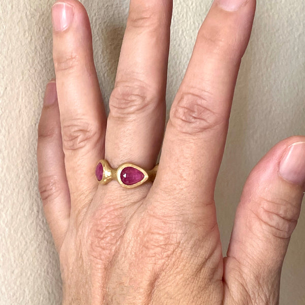 pink sapphire sculptural eternity band