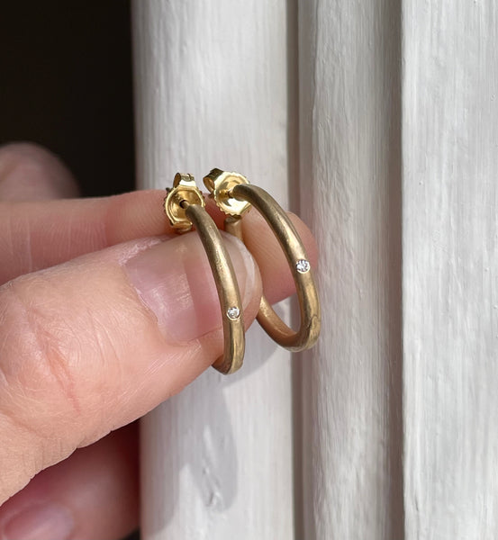 distressed medium hoops