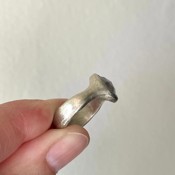 substantial tonal diamond ring (NFS)
