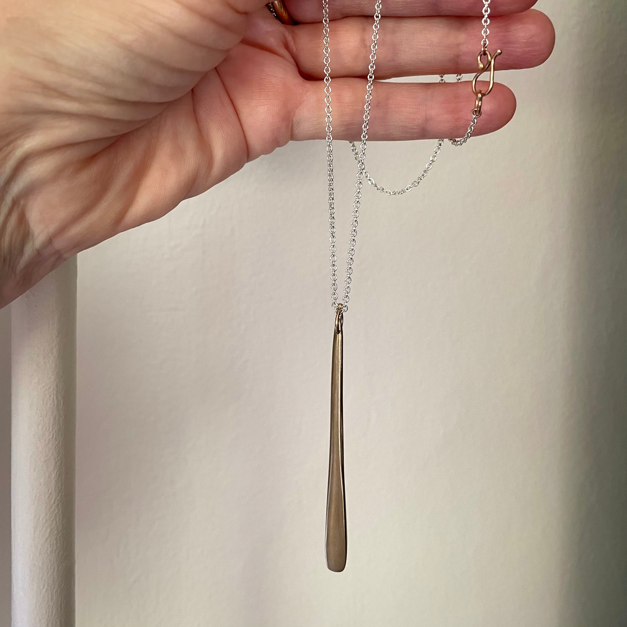 paddle pendant necklace