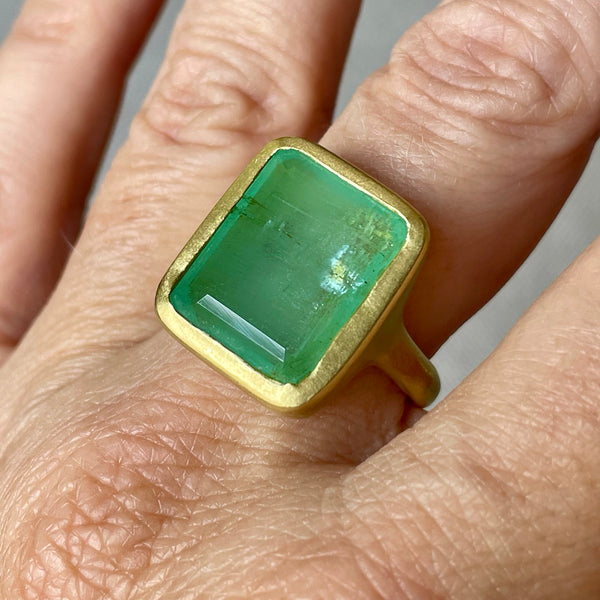 Russian emerald ring